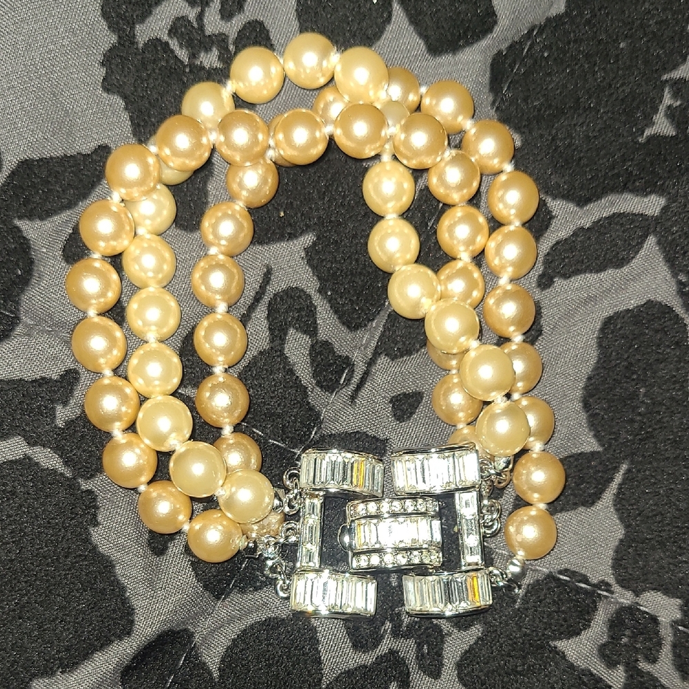 Cream and Silver Art Deco Pearl Bracelet